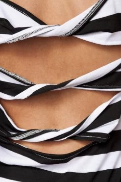 Zwart Wit Gestreept Midi Jurkje -Progress Winkel zwart wit gestreept midi jurkje 3